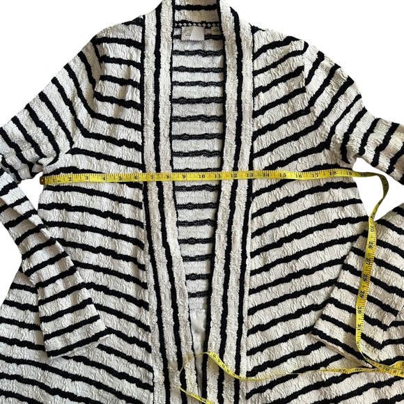 Anthropologie Postmark Bkack and White Striped w/ Lace Cardigan Size Medium - Picture 4 of 9